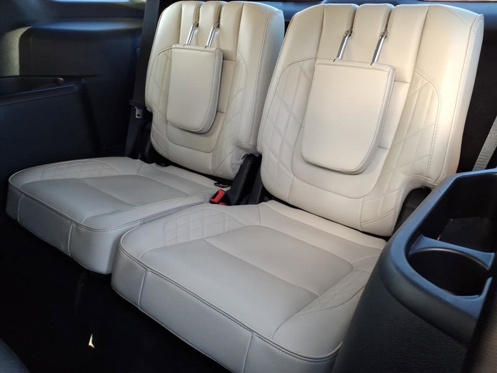 Certified 2018 Ford Explorer Platinum image 13