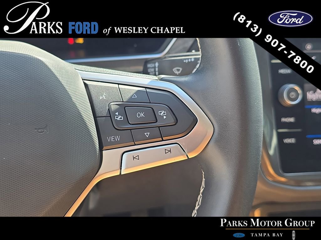 Used 2023 Volkswagen Tiguan SE w/ Panoramic Sunroof Package FWD image 30