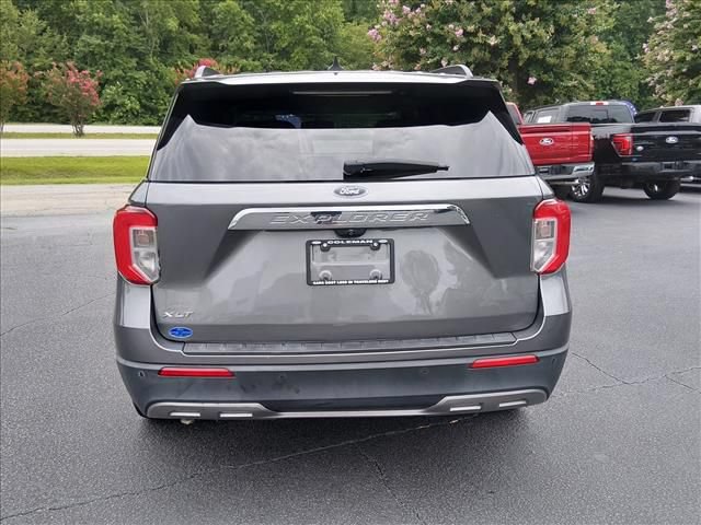 Certified 2021 Ford Explorer XLT w/ Equipment Group 202A RWD image 5