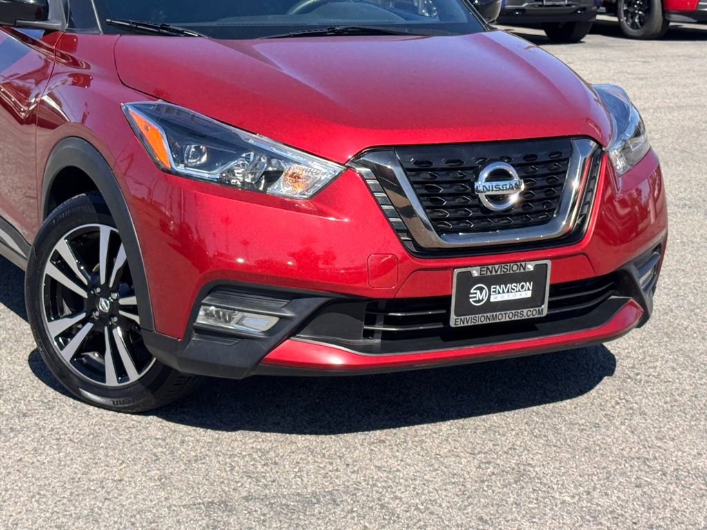 Used 2019 Nissan Kicks SR image 3