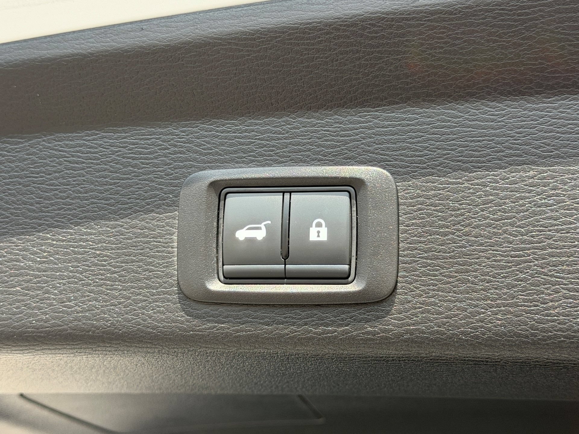 Used 2025 Mitsubishi Outlander SE AWD/4WD image 18