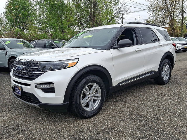 Certified 2023 Ford Explorer XLT w/ Equipment Group 202A AWD/4WD image 9