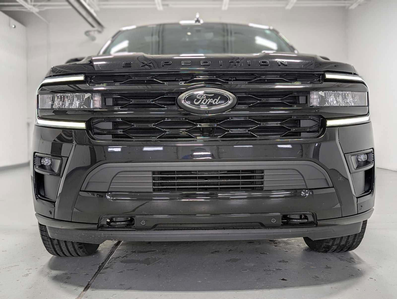 Certified 2022 Ford Expedition Max Limited AWD/4WD image 2
