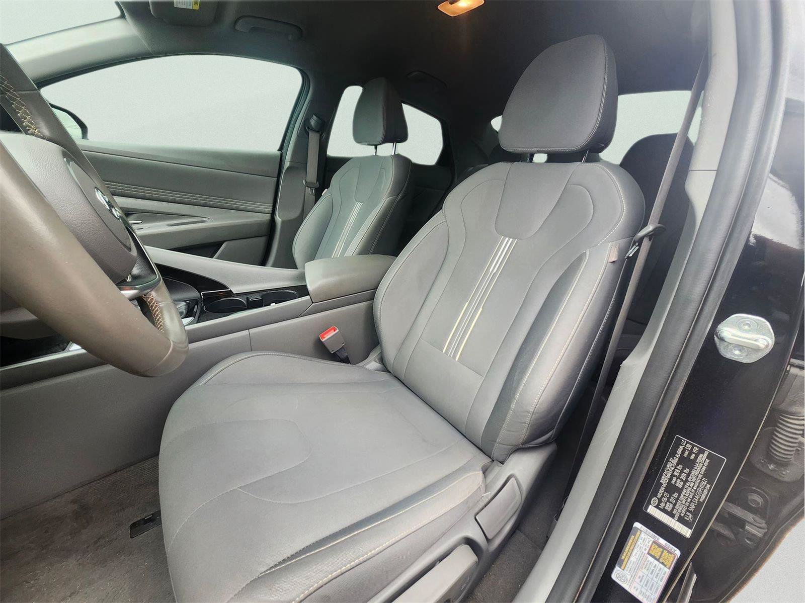 Used 2023 Hyundai Elantra SEL w/ Convenience Package FWD image 13