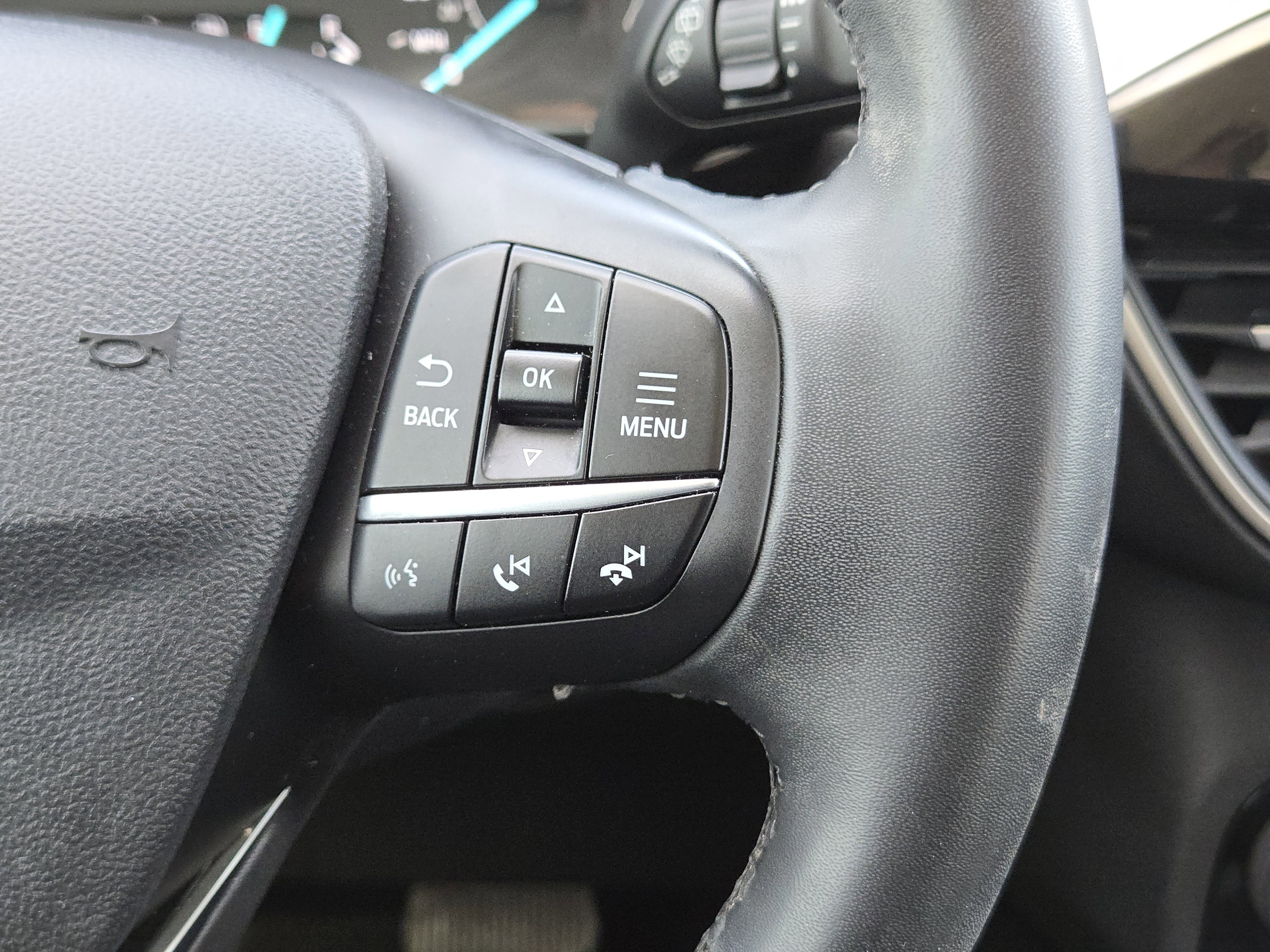 Certified 2022 Ford Escape SE w/ SE Sport Appearance Package image 27