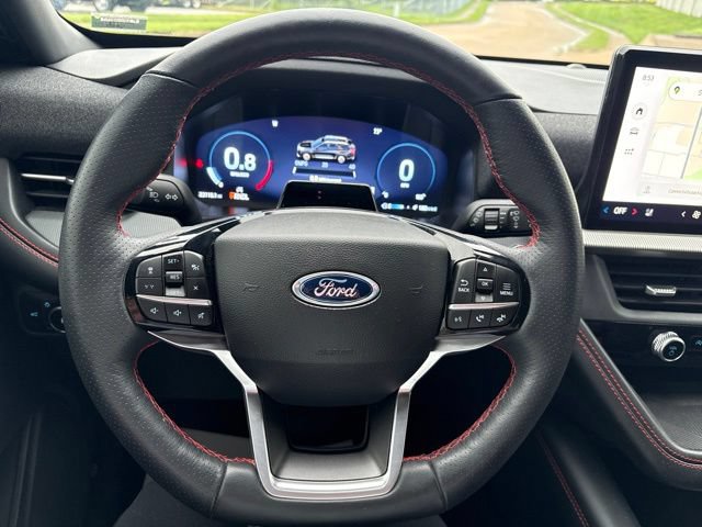 Certified 2025 Ford Explorer ST-Line AWD/4WD image 30