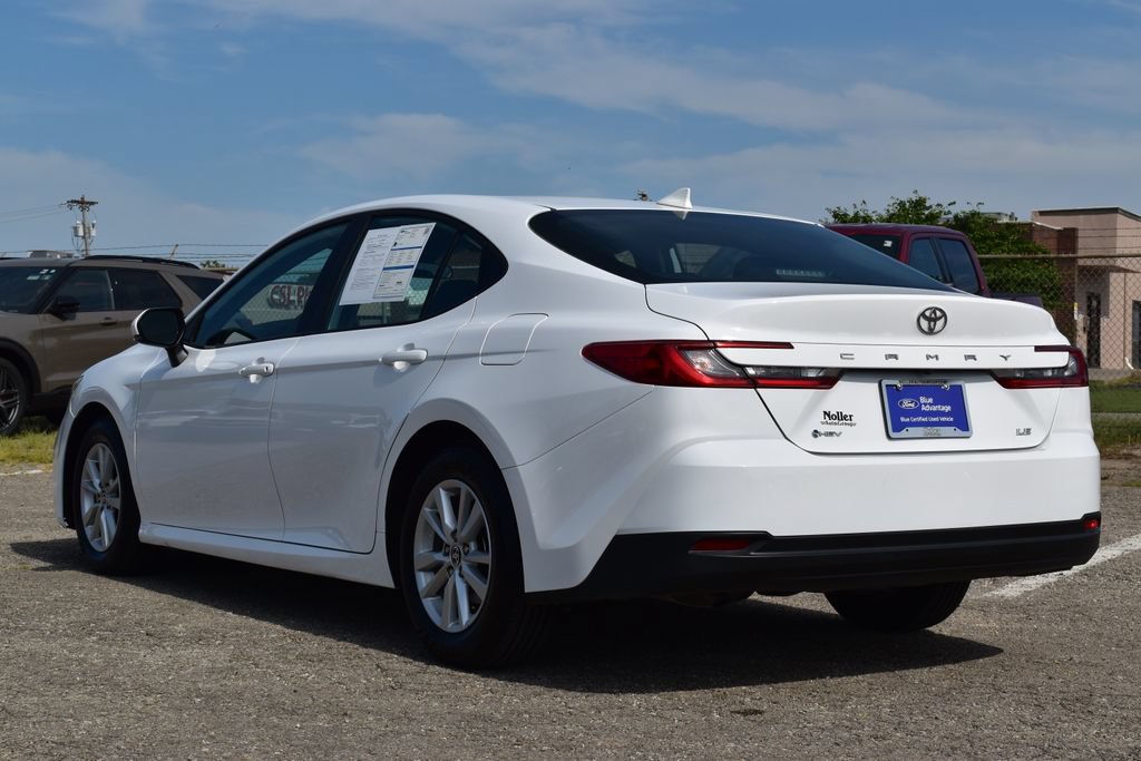 Used 2025 Toyota Camry LE FWD image 9
