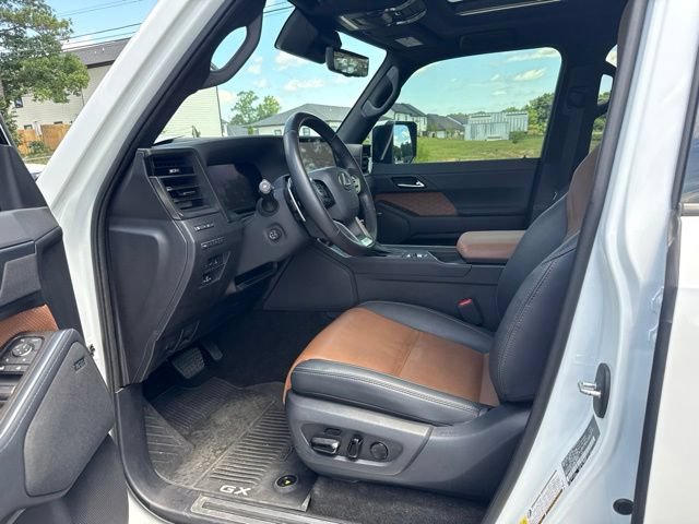 Used 2024 Lexus GX 550 w/ Accessory Package (2T) AWD/4WD image 23