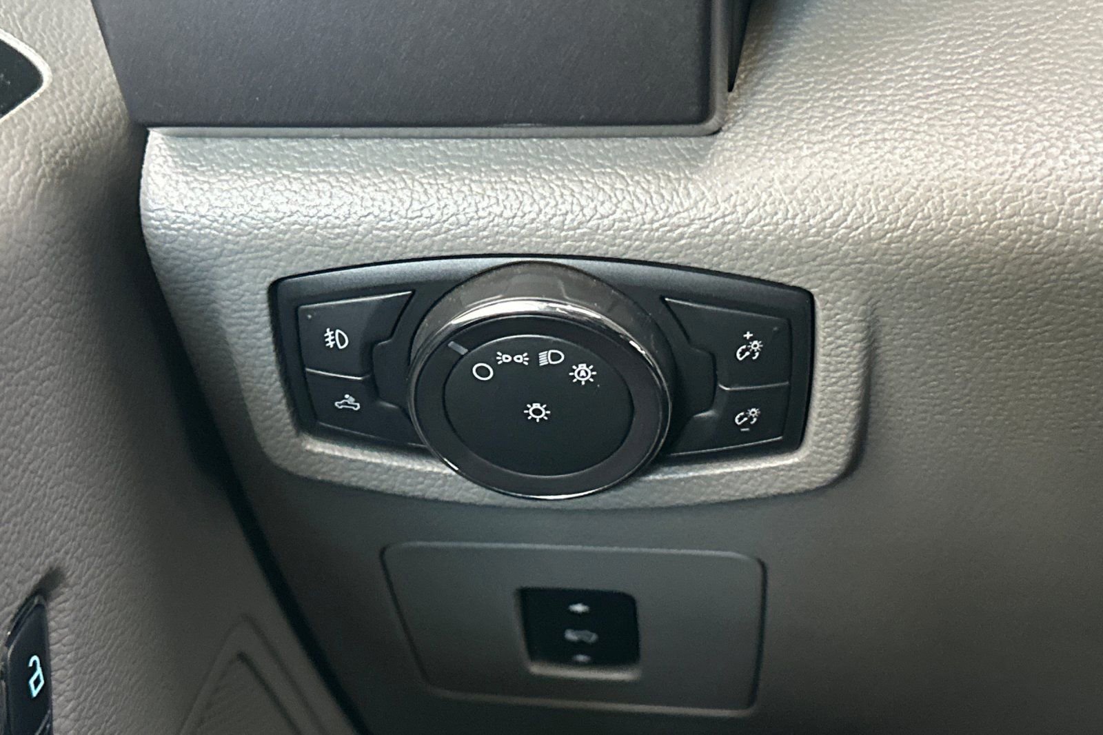 Certified 2017 Ford F150 XLT w/ Equipment Group 302A Luxury image 27