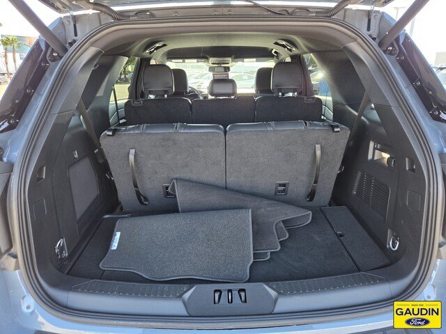 Certified 2025 Ford Explorer ST-Line w/ Premium Package RWD image 15
