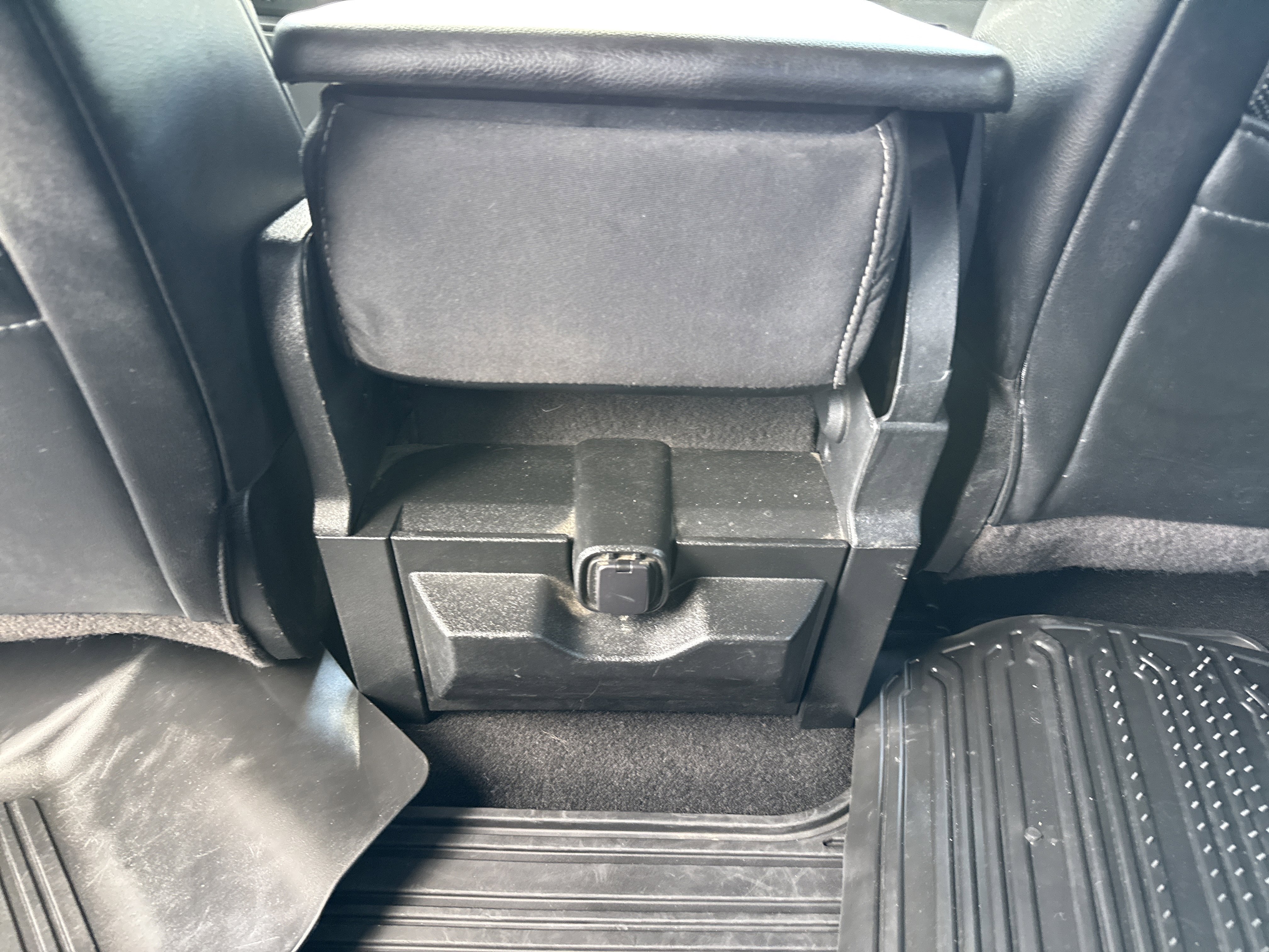Certified 2019 Ford F350 Lariat w/ Camper Package AWD/4WD image 7