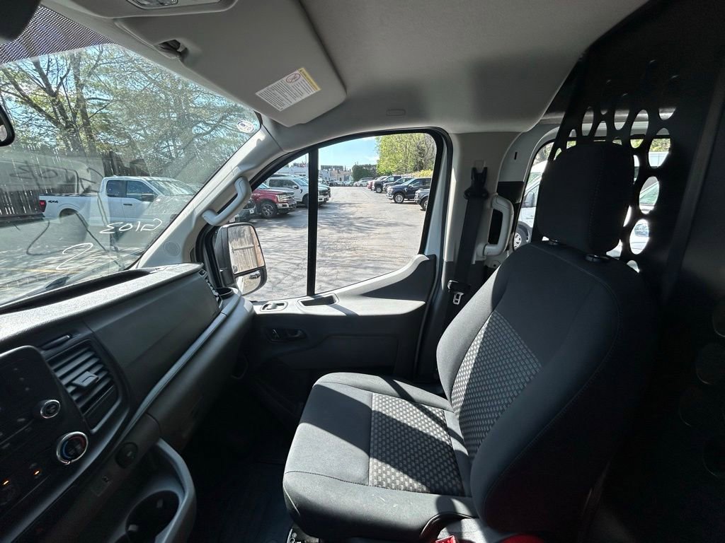 Certified 2025 Ford Transit 250 Low Roof w/ Exterior Upgrade Package RWD image 25