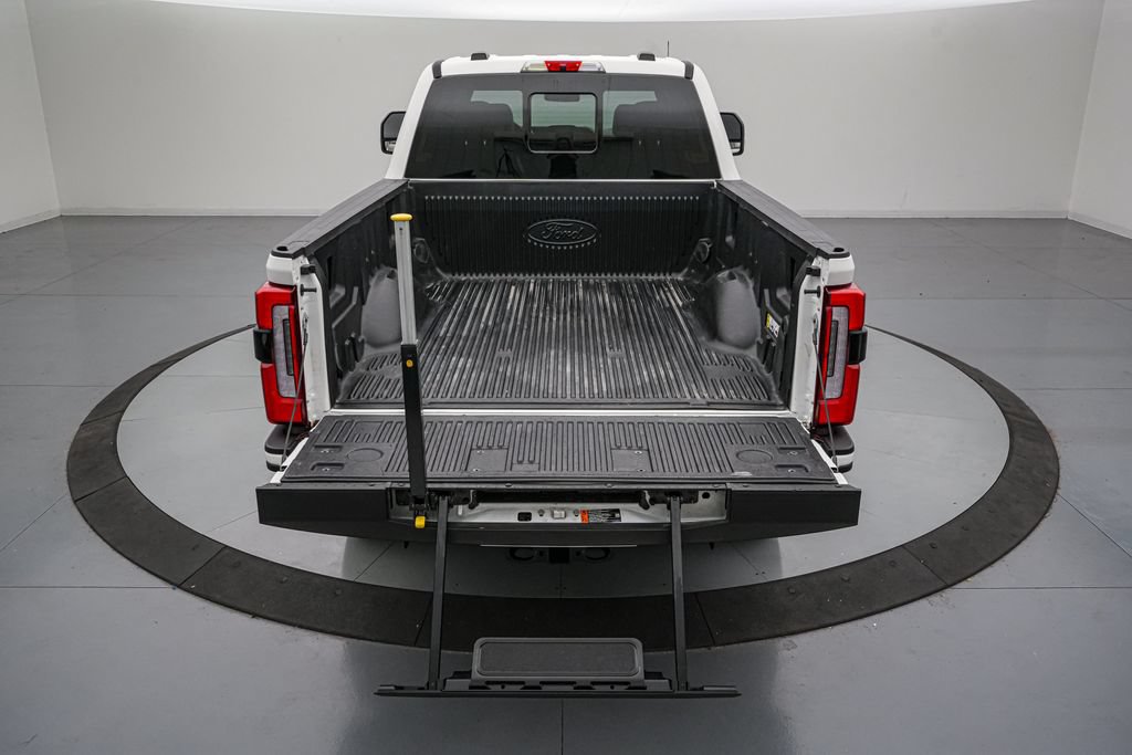 Certified 2025 Ford F250 Platinum AWD/4WD image 6