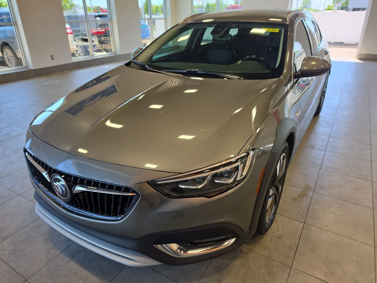 Used 2019 Buick Regal Essence w/ Driver Confidence Package I AWD/4WD image 2