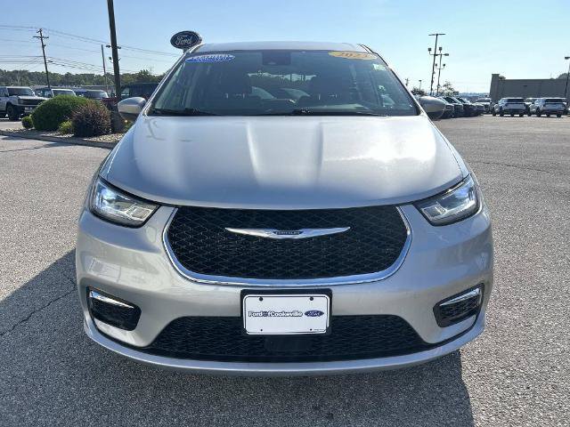 Used 2023 Chrysler Pacifica Touring-L FWD image 9