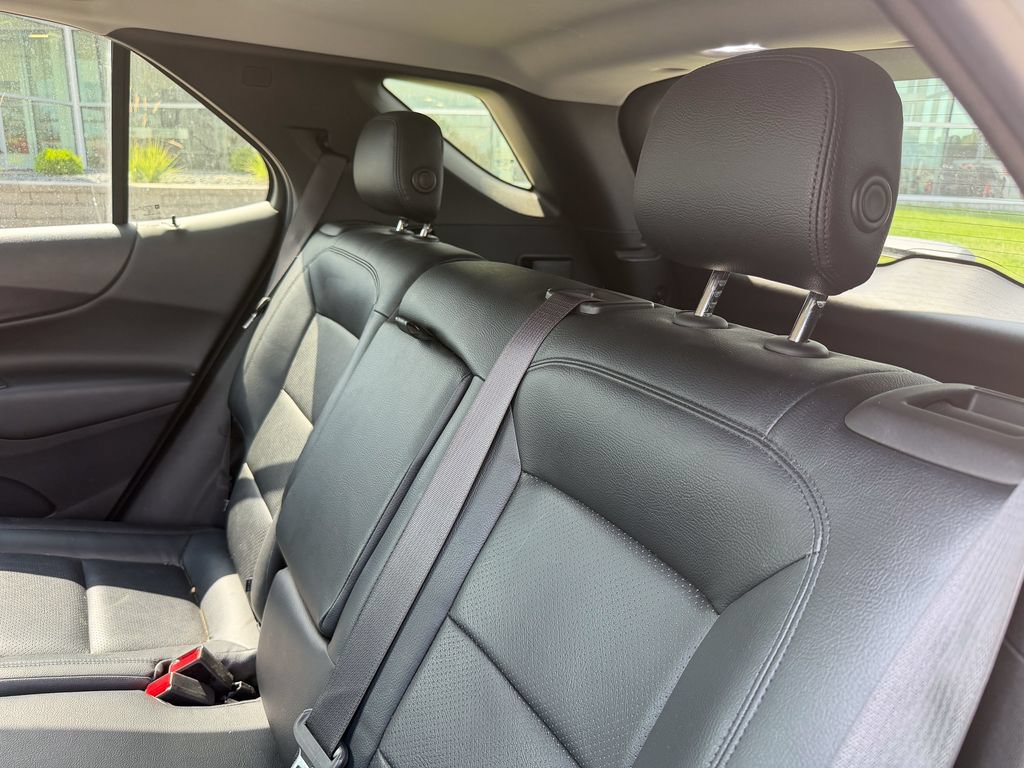 Used 2019 Chevrolet Equinox LT w/ Sun & Navigation Package AWD/4WD image 12