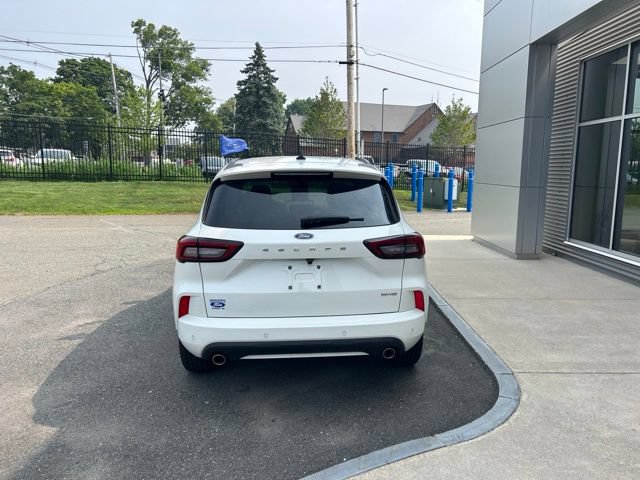Certified 2023 Ford Escape ST-Line w/ Tech Pack #1 AWD/4WD image 6
