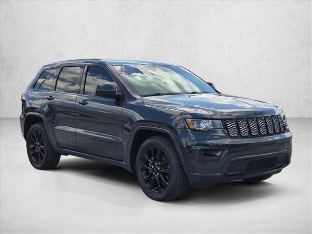 Used 2018 Jeep Grand Cherokee Altitude RWD image 3