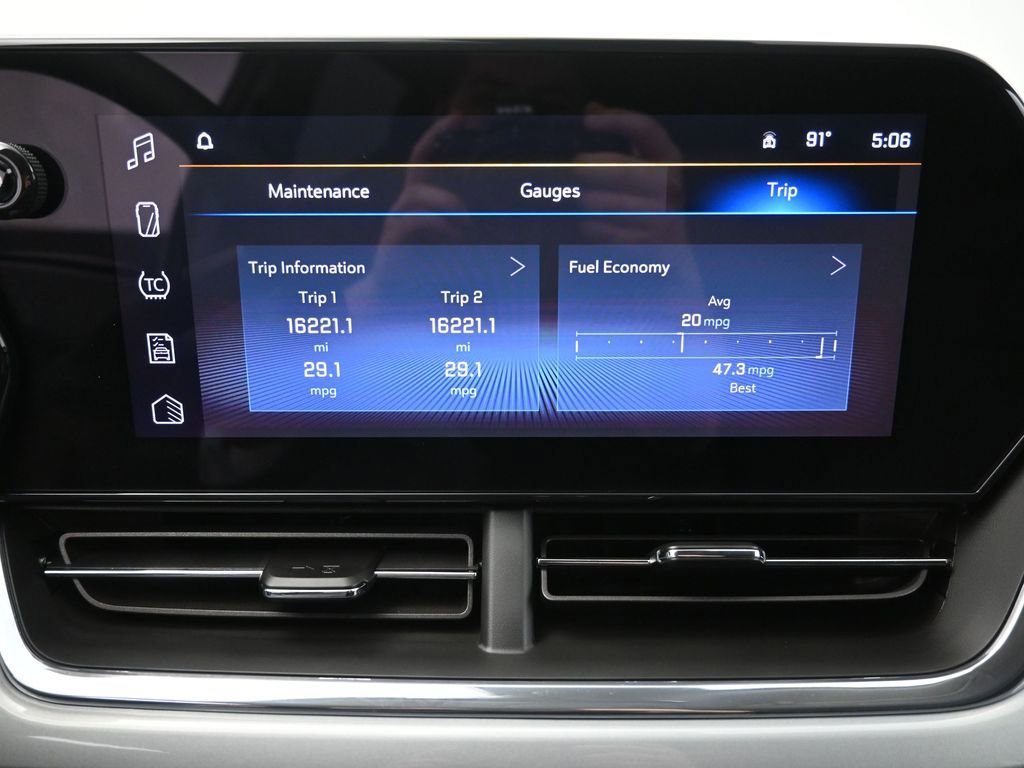 Used 2025 Chevrolet Trax LT image 9