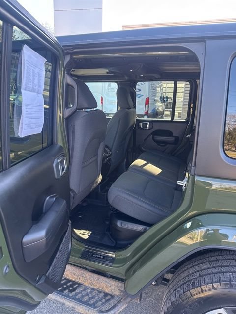 Used 2024 Jeep Wrangler Unlimited w/ Convenience Group AWD/4WD image 24