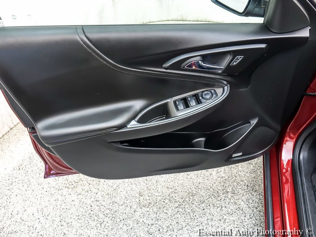Used 2018 Chevrolet Malibu LT w/ Leather Package FWD image 21