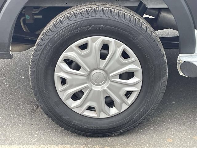 Certified 2025 Ford Transit 250 Low Roof w/ Exterior Upgrade Package RWD image 9