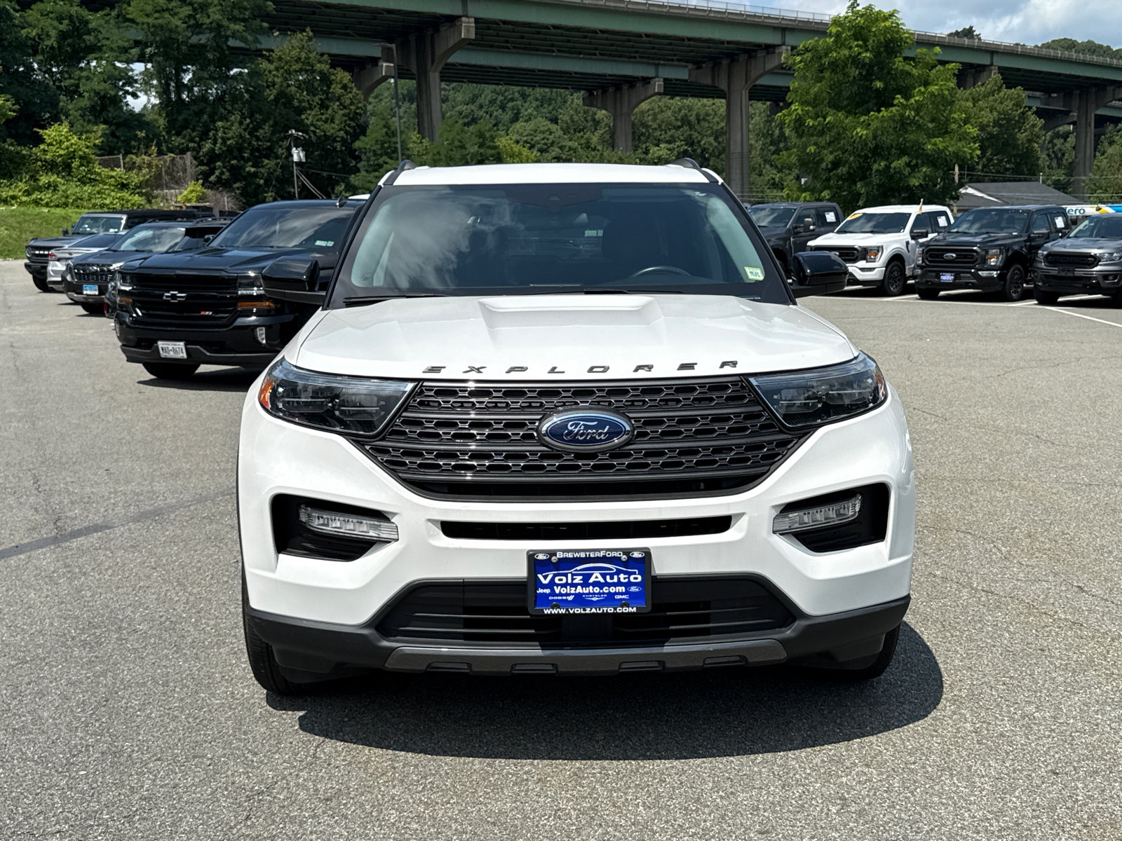 Certified 2023 Ford Explorer XLT w/ Equipment Group 202A AWD/4WD image 2