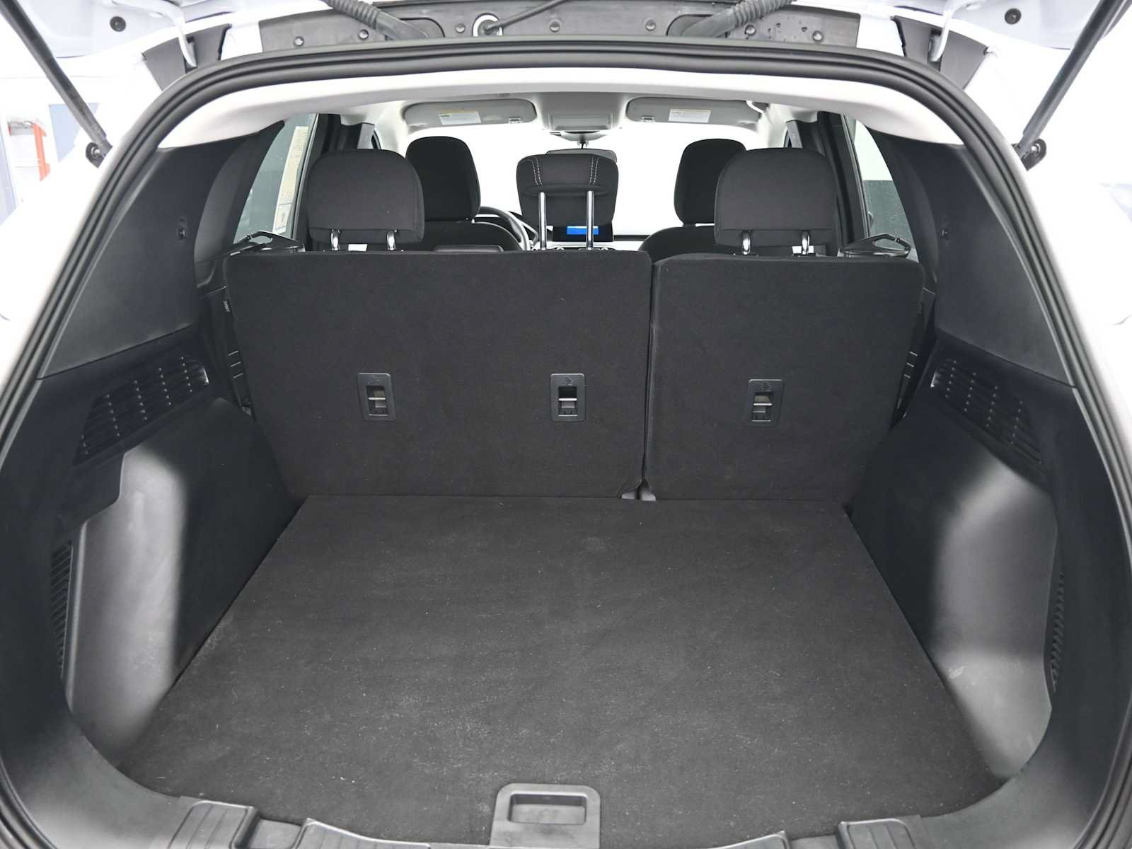 Certified 2025 Ford Escape Active w/ Cold Weather Package FWD image 8