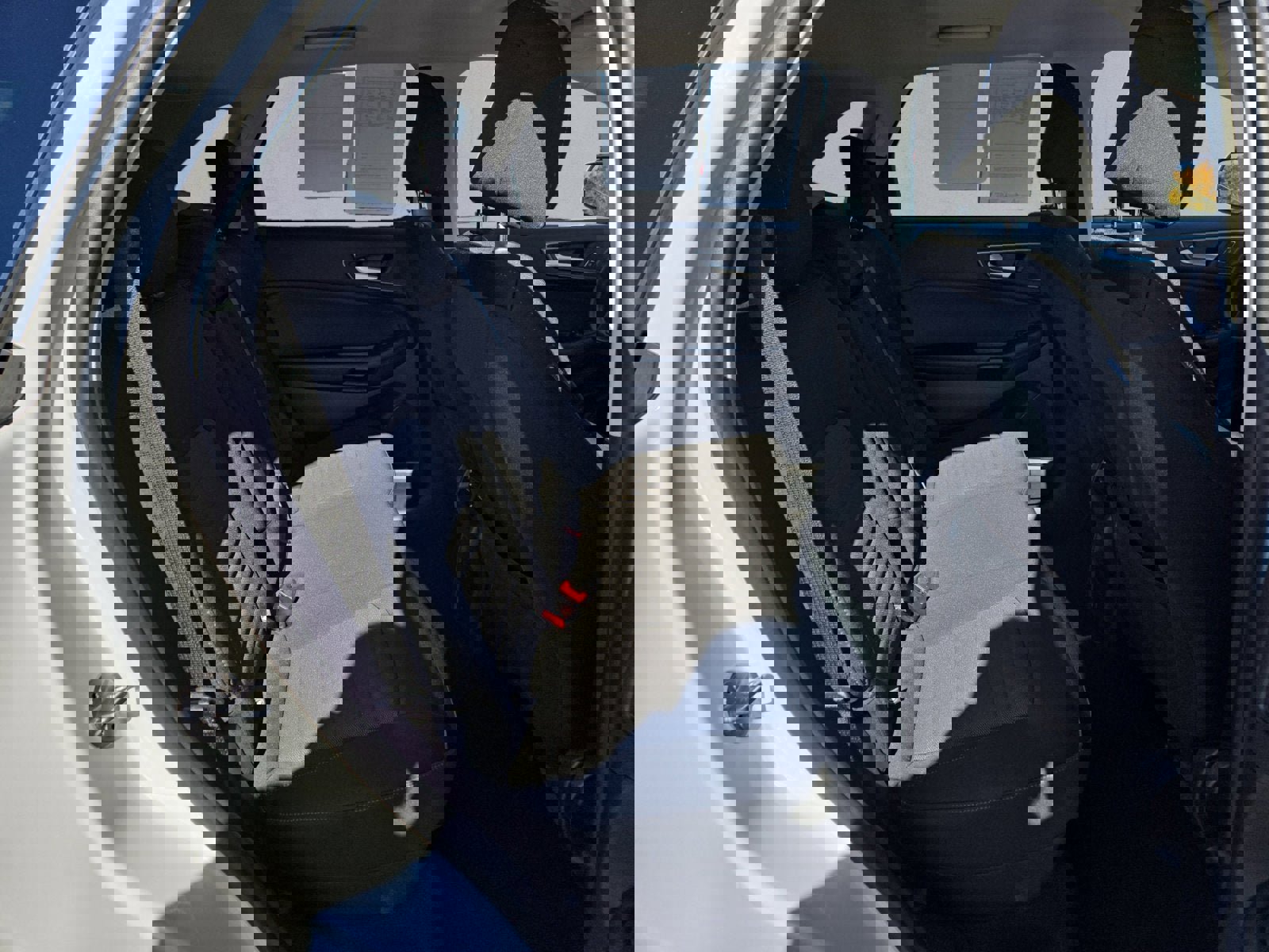 Certified 2024 Ford Edge SE image 24