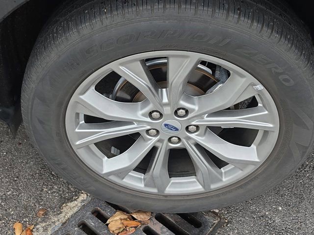 Certified 2022 Ford Explorer XLT w/ Equipment Group 202A RWD image 8