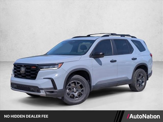 Used 2024 Honda Pilot TrailSport image 1