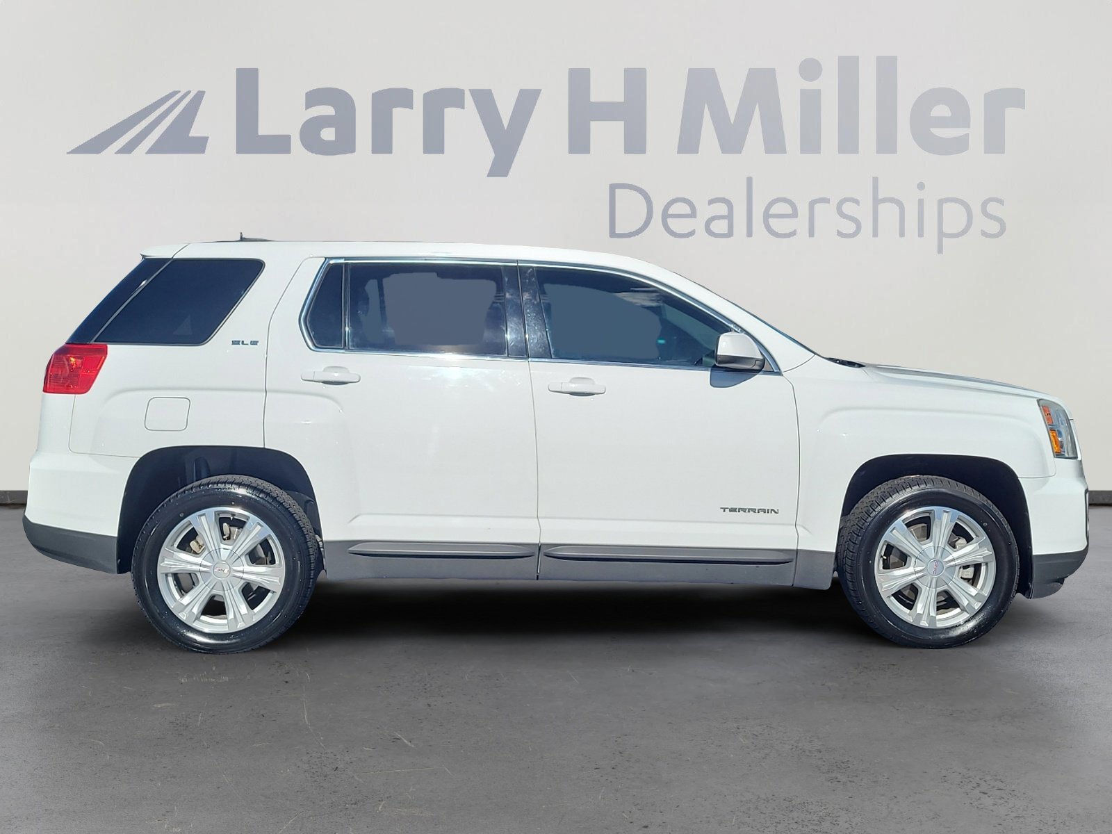 Used 2017 GMC Terrain SLE image 6