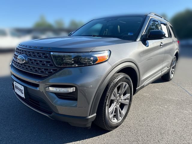 Certified 2023 Ford Explorer XLT w/ Equipment Group 202A AWD/4WD image 1
