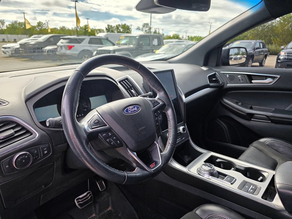 Certified 2022 Ford Edge ST w/ Equipment Group 401A AWD/4WD image 15