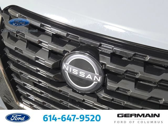 Used 2023 Nissan Kicks SR w/ Interior Electronics Package FWD image 13