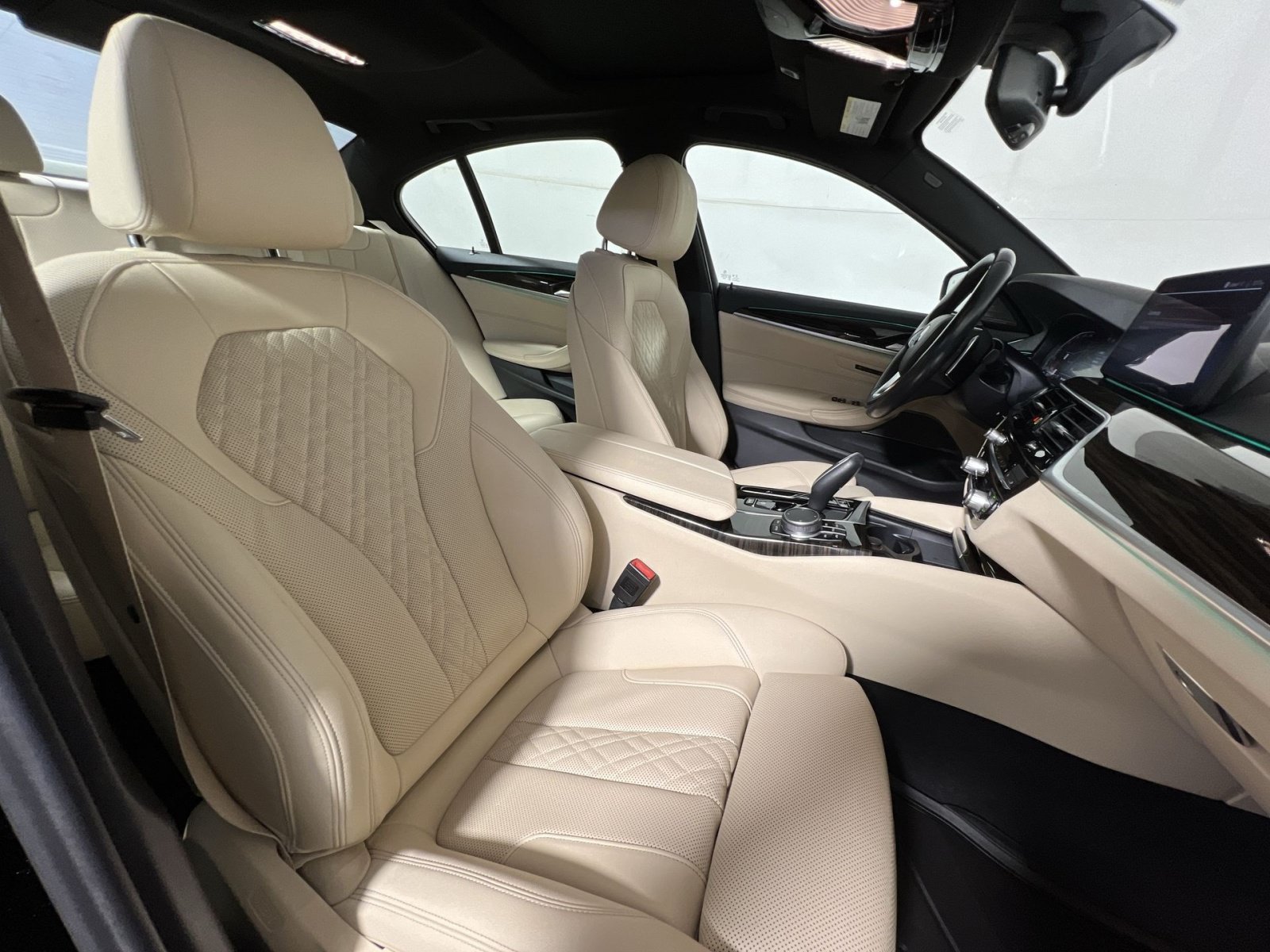 Used 2021 BMW 540i w/ Premium Package RWD image 27