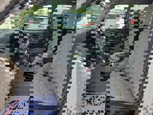 Used 2022 GMC Terrain SLE w/ Driver Convenience Package image 14