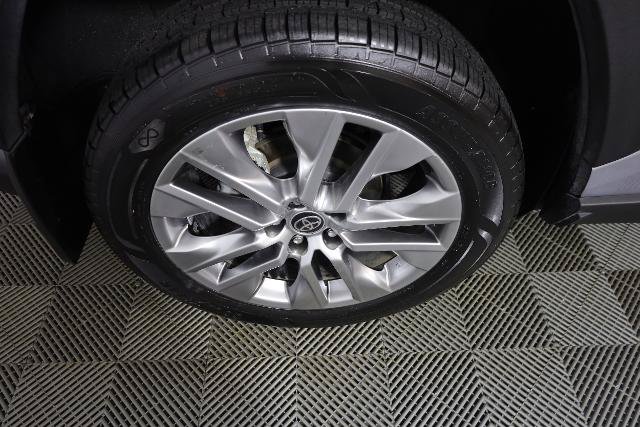 Used 2022 Toyota RAV4 XLE Premium AWD/4WD image 40