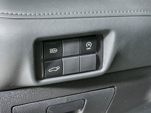 Used 2023 Toyota Highlander XLE FWD image 27