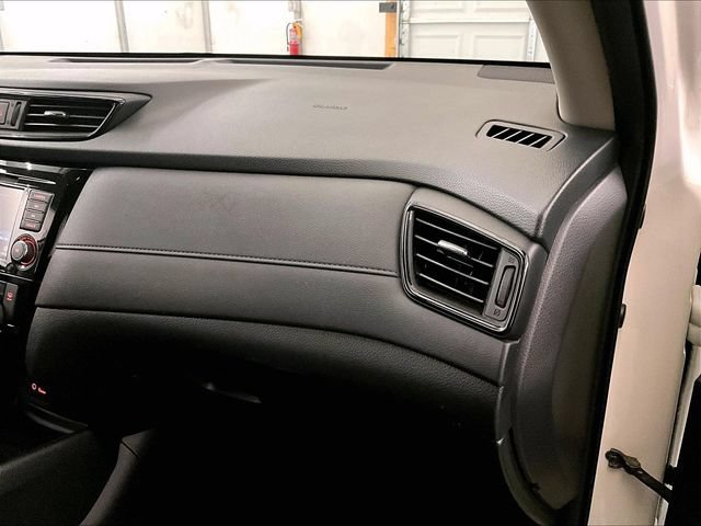 Used 2018 Nissan Rogue SV AWD/4WD image 15