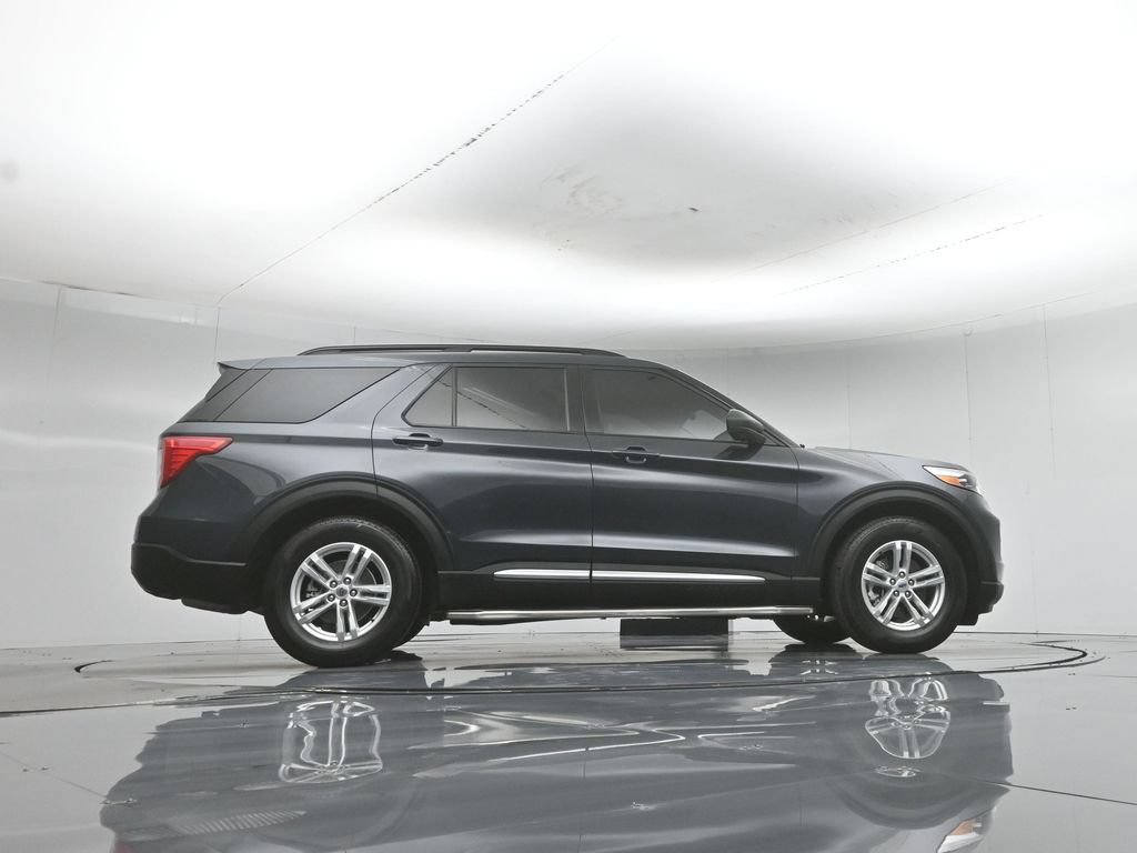 Certified 2022 Ford Explorer XLT RWD image 8