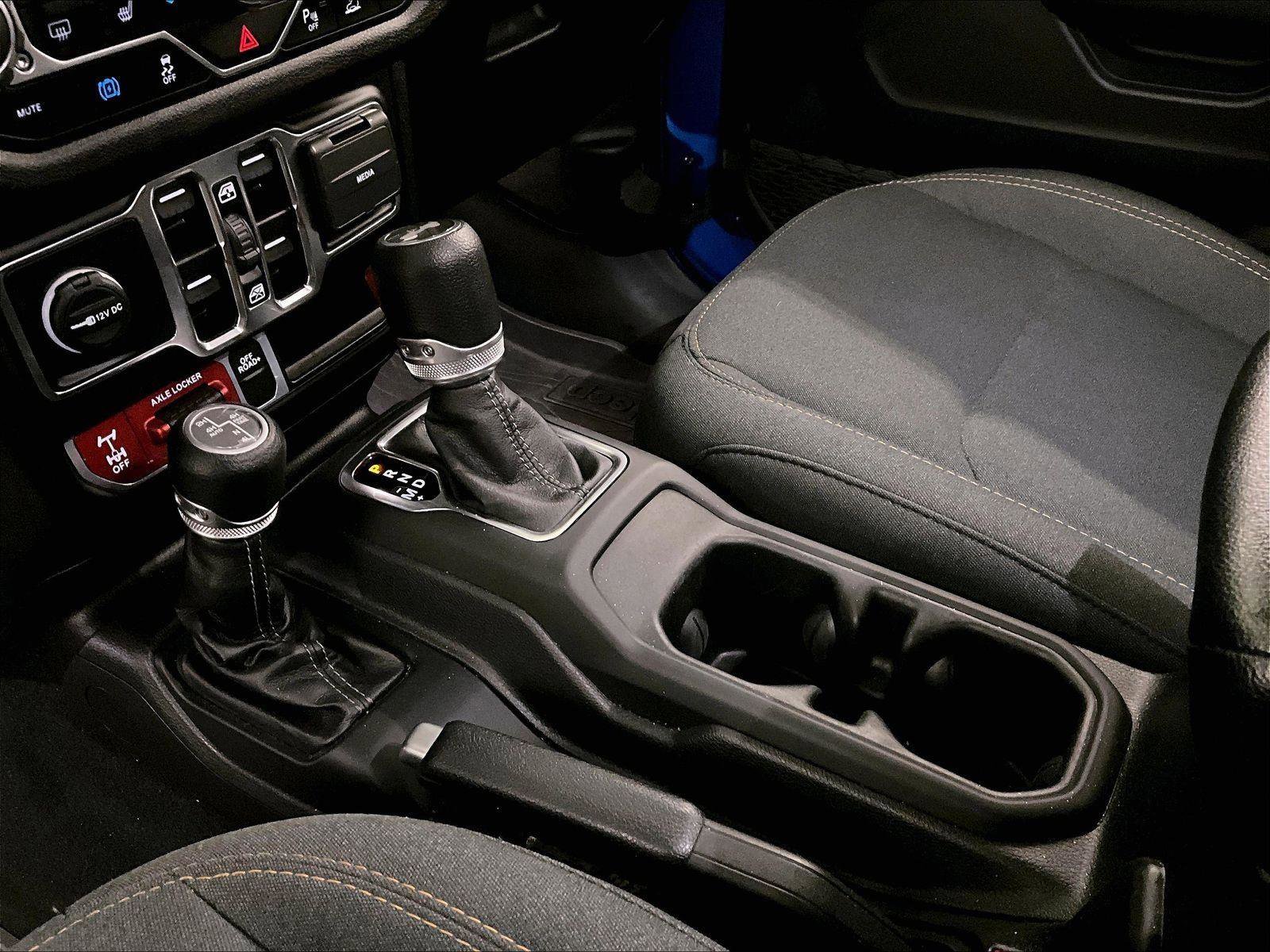 Used 2024 Jeep Wrangler Unlimited AWD/4WD image 16