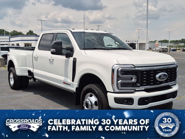 Certified 2025 Ford F350 Platinum AWD/4WD image 1