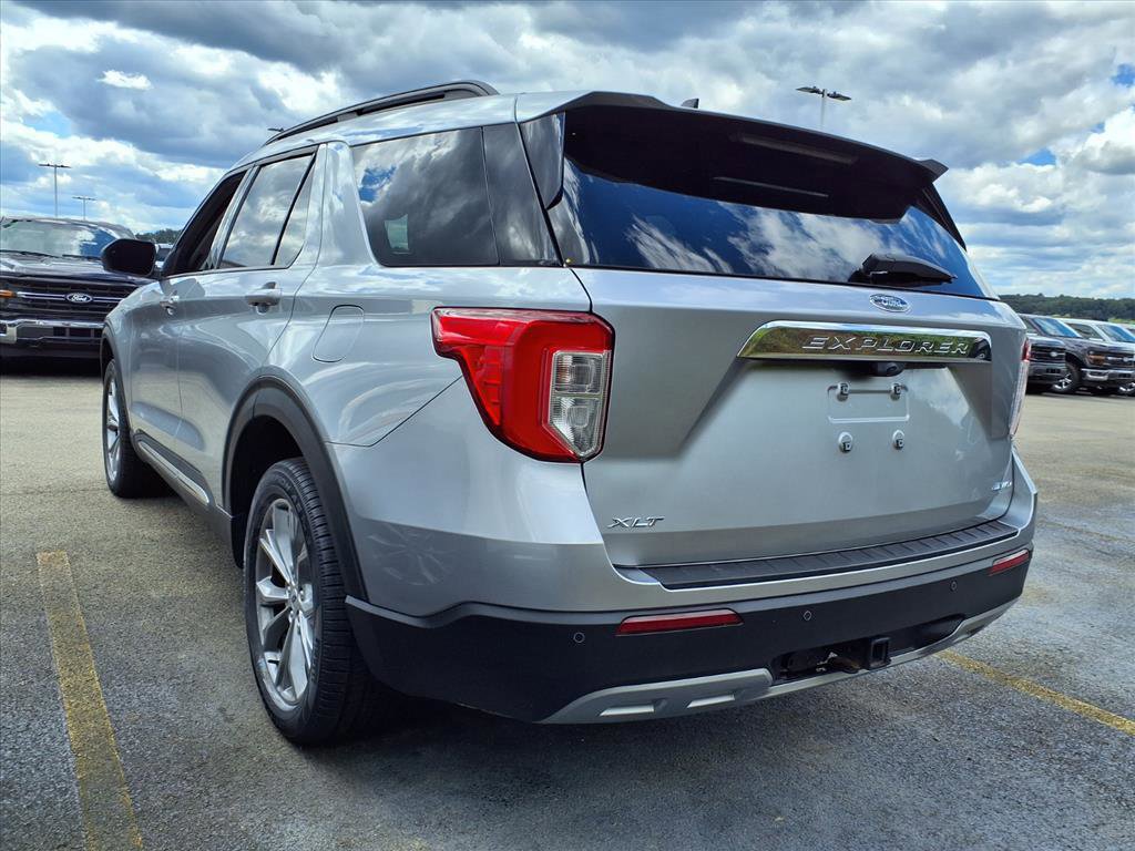 Certified 2022 Ford Explorer XLT w/ Equipment Group 202A image 2
