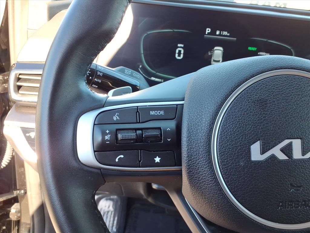 Used 2025 Kia Sportage EX image 17
