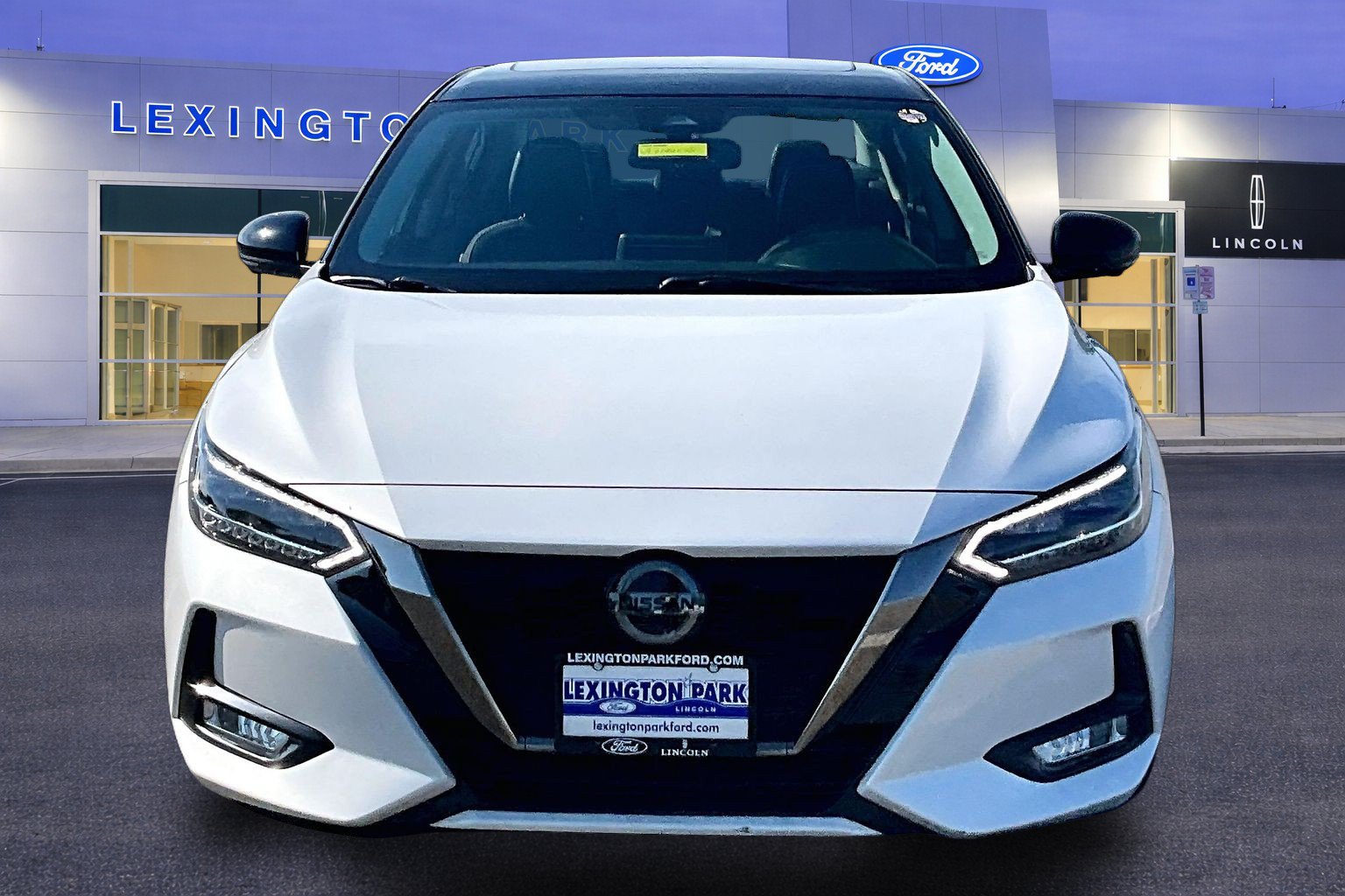 Used 2020 Nissan Sentra SR w/ Premium Package FWD image 2