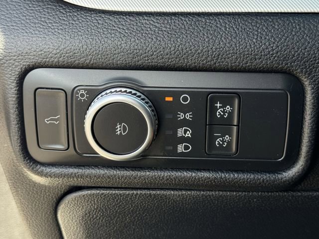 Certified 2022 Ford Explorer XLT w/ Equipment Group 202A image 22