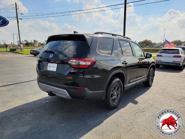Used 2025 Honda Pilot TrailSport image 5