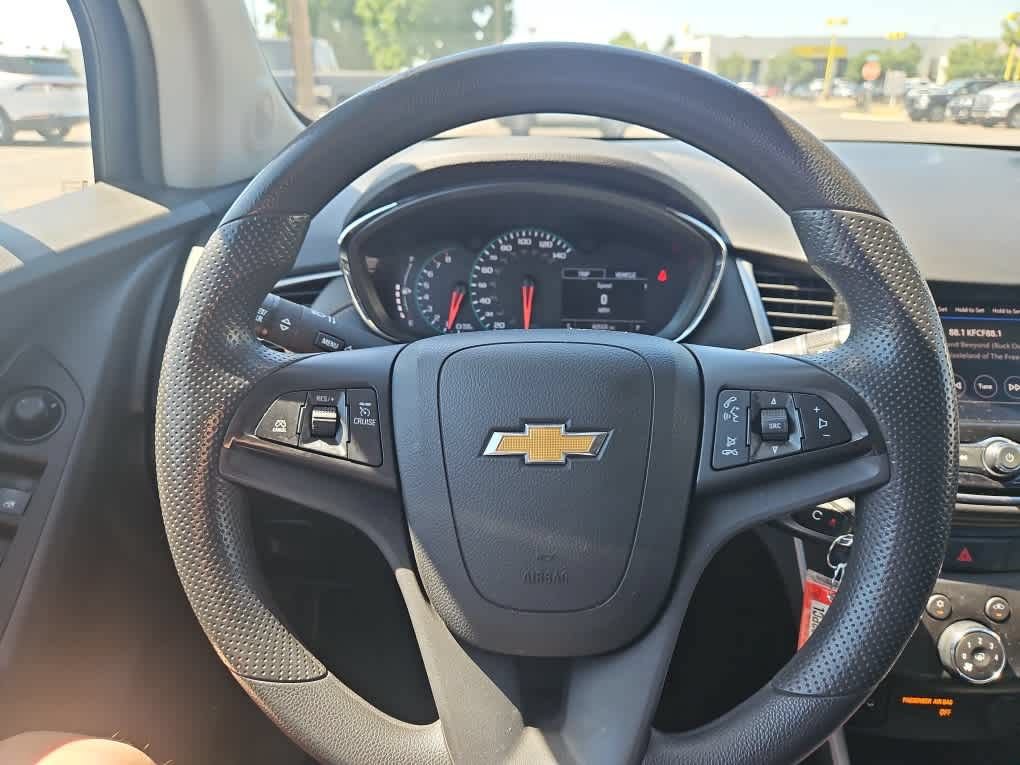 Used 2022 Chevrolet Trax LS w/ Tint and Cruise Package AWD/4WD image 15