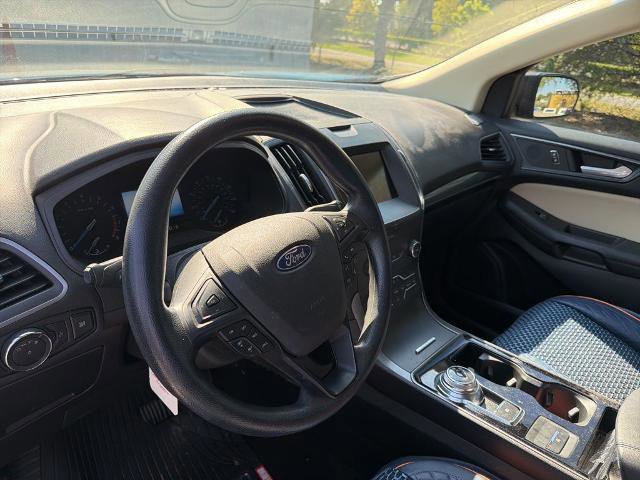 Certified 2020 Ford Edge SE image 9